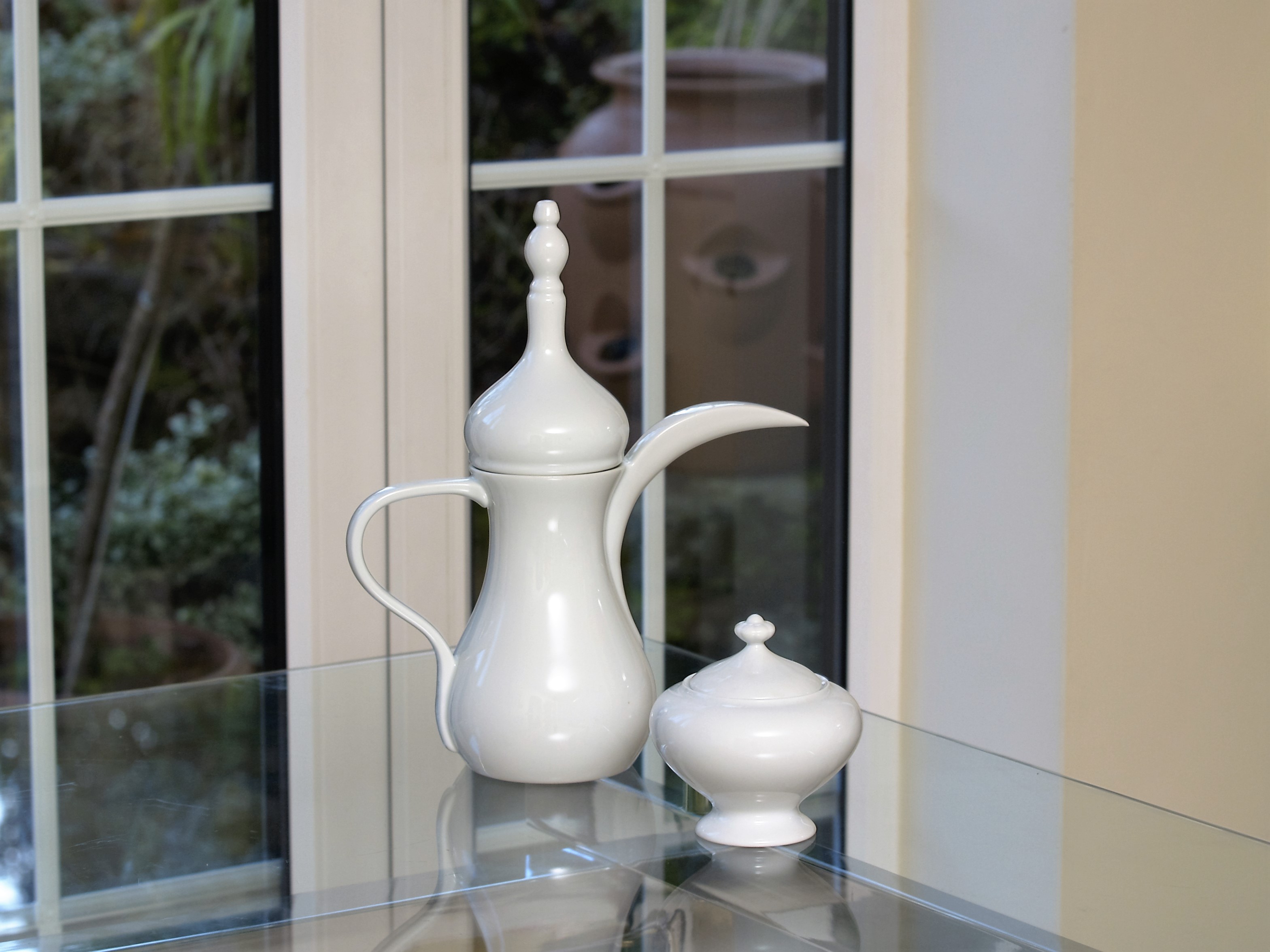 Quality White Porcelain Arabic Coffee Pot
