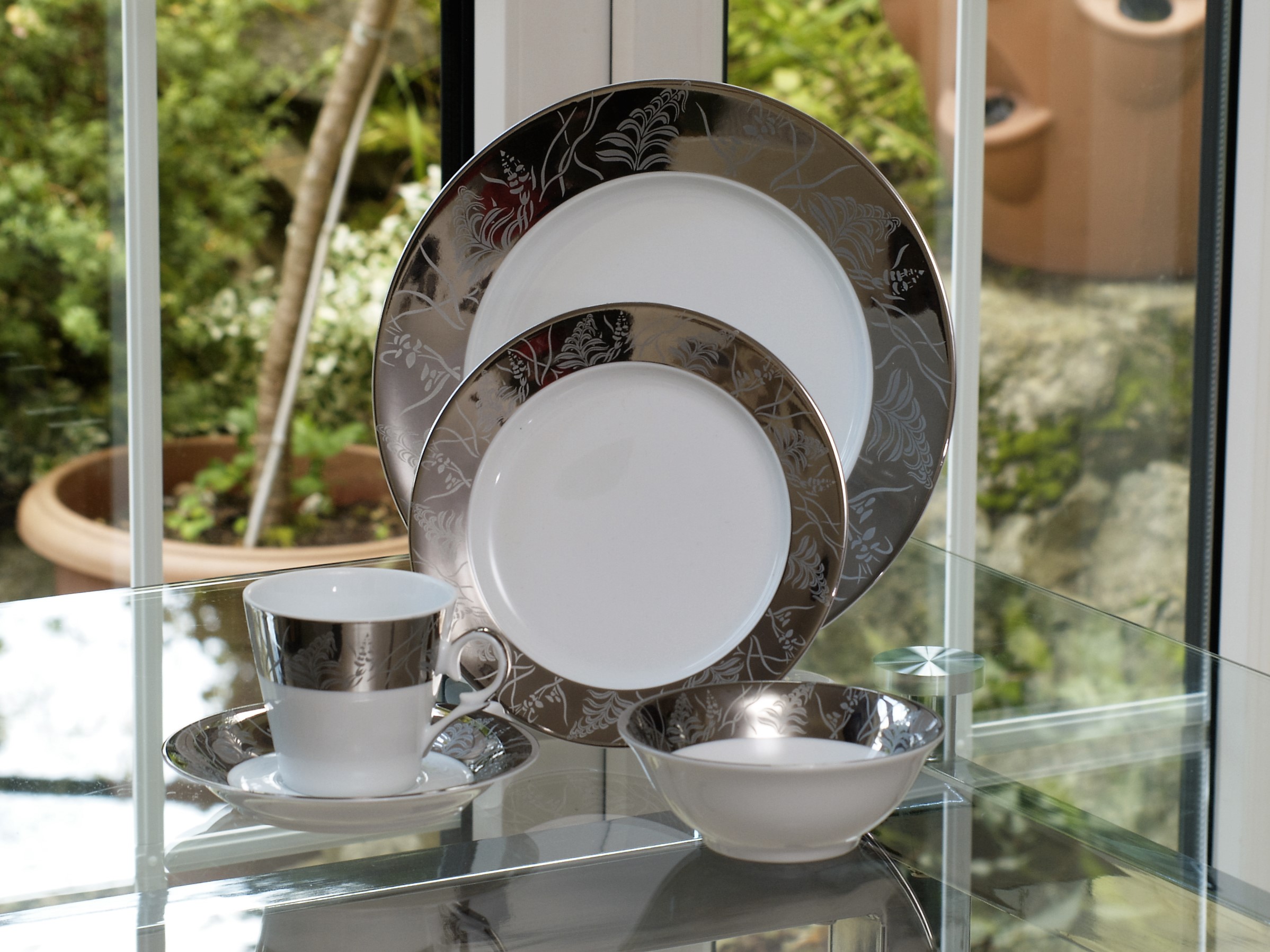 GRANDEUR PLATINUM 28 PIECE DINNER SET The Prestige Dinner Set Collection