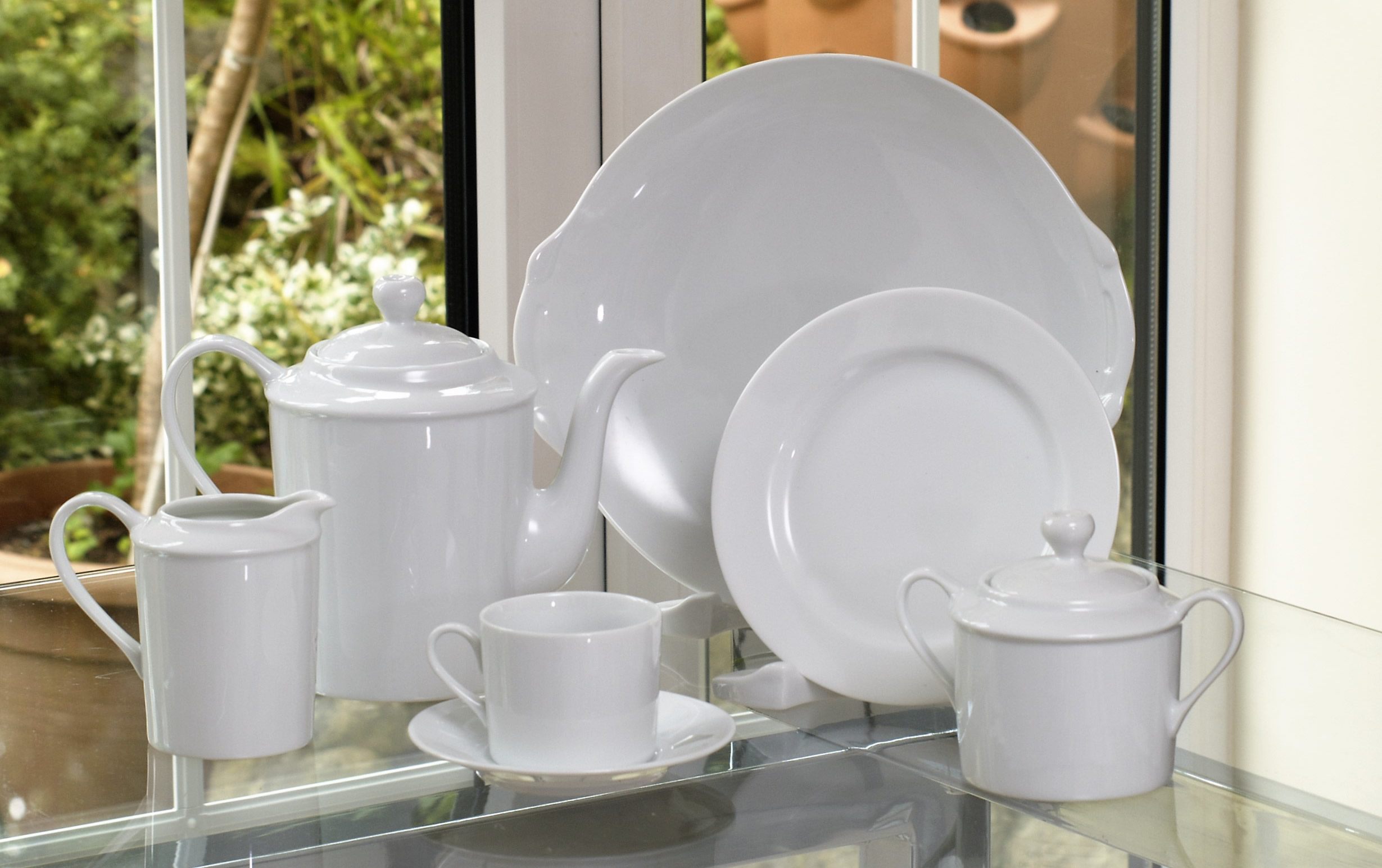 CLASSIC WHITE COFFEE/TEA SERVICE 22 PIECE