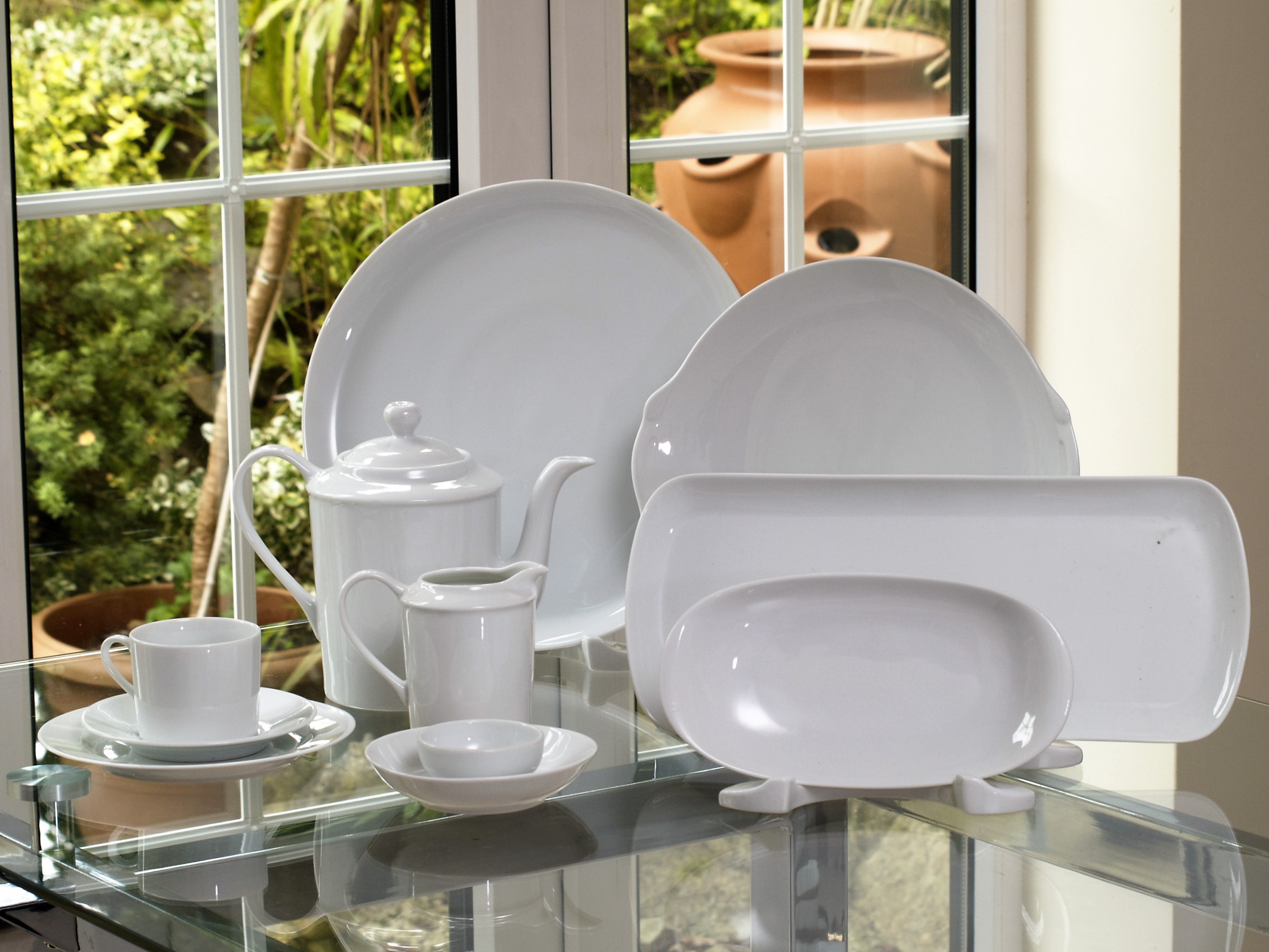 WHITE CANAPE / BUFFET SERVING SET 30 PIECE