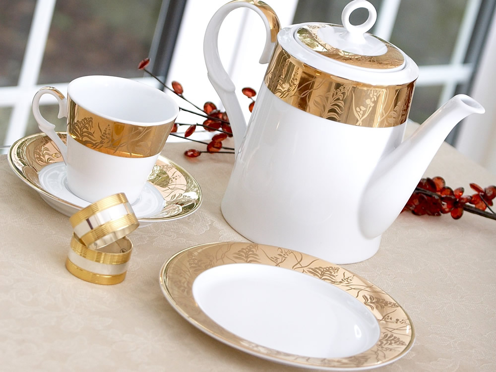 GRANDEUR GOLD 56 PIECE DINNER SERVICE