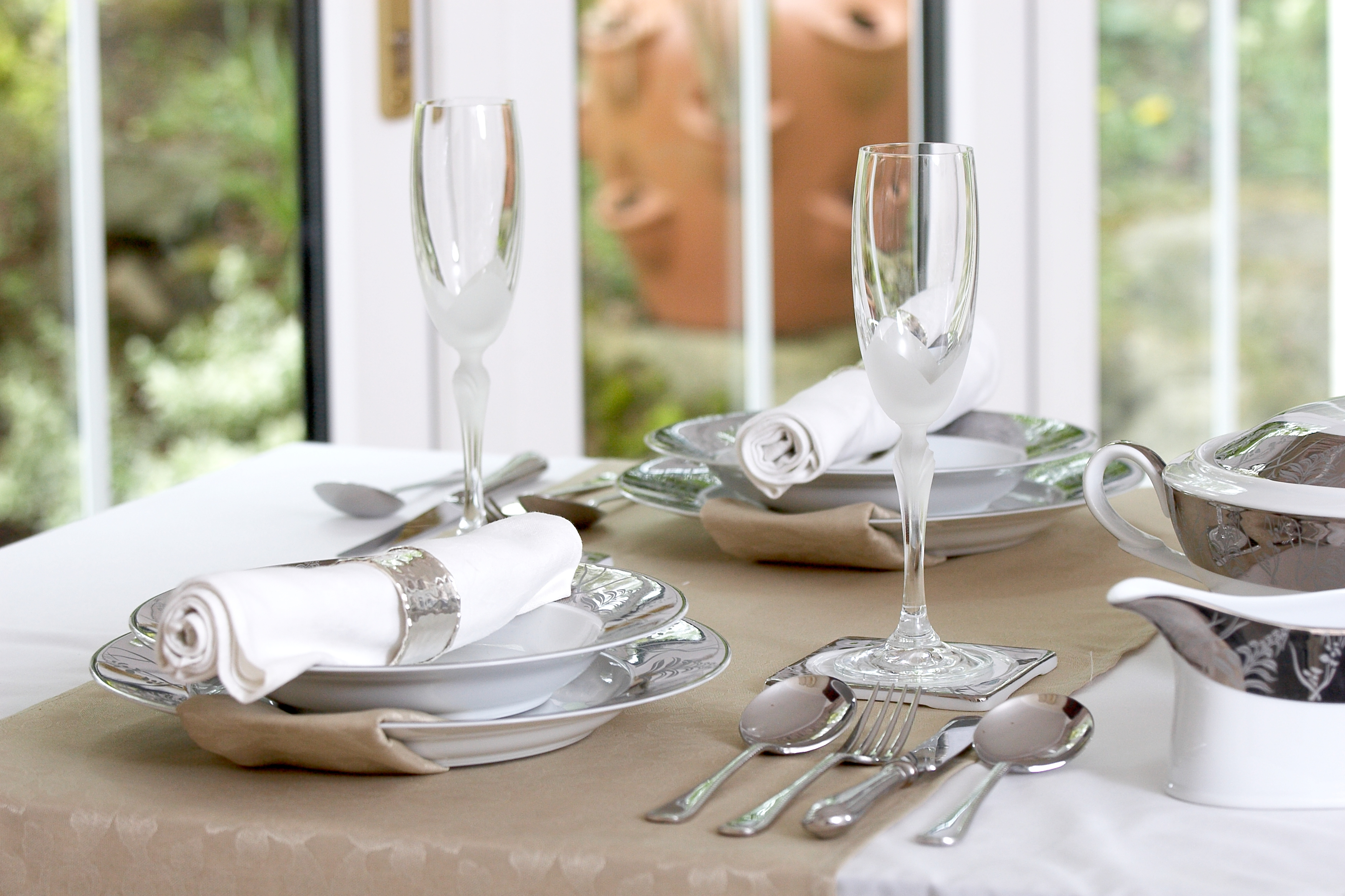 GRANDEUR PLATINUM 56 PIECE DINNER SET