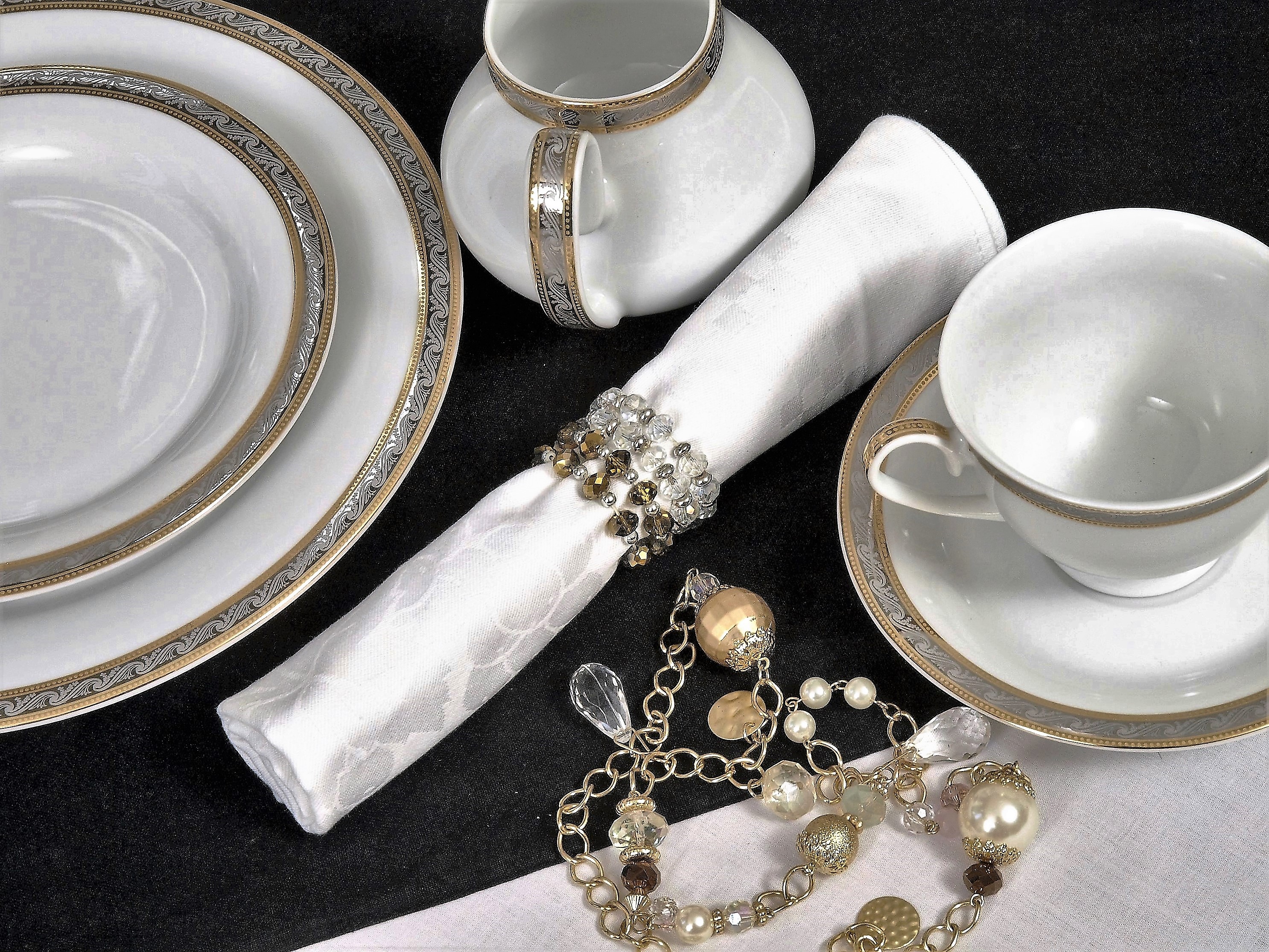 THE MYSOLICE 56 PIECE DINNER SERVICE