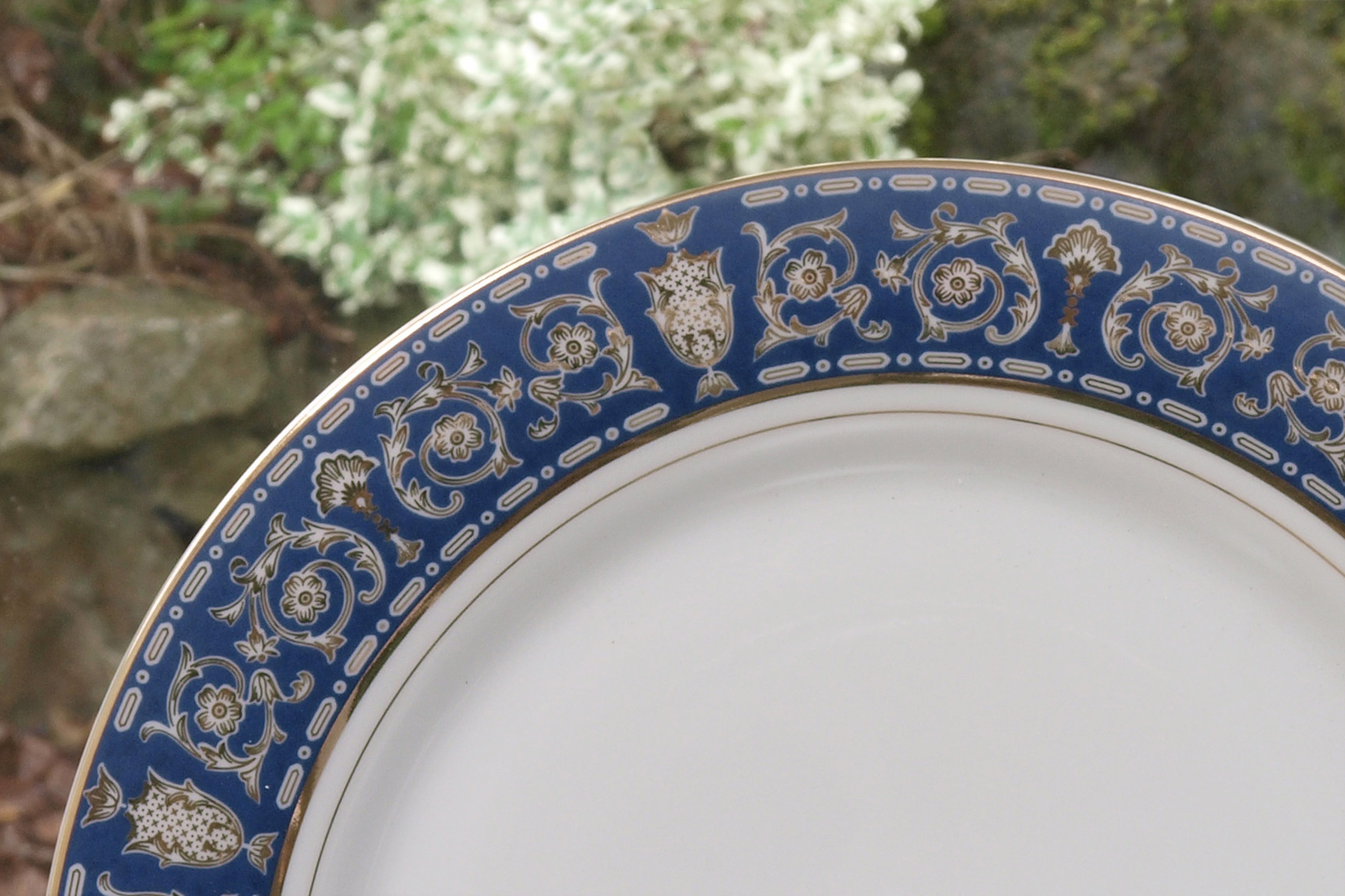 THE ROYAL BLUE 56 PIECE DINNER SERVICE