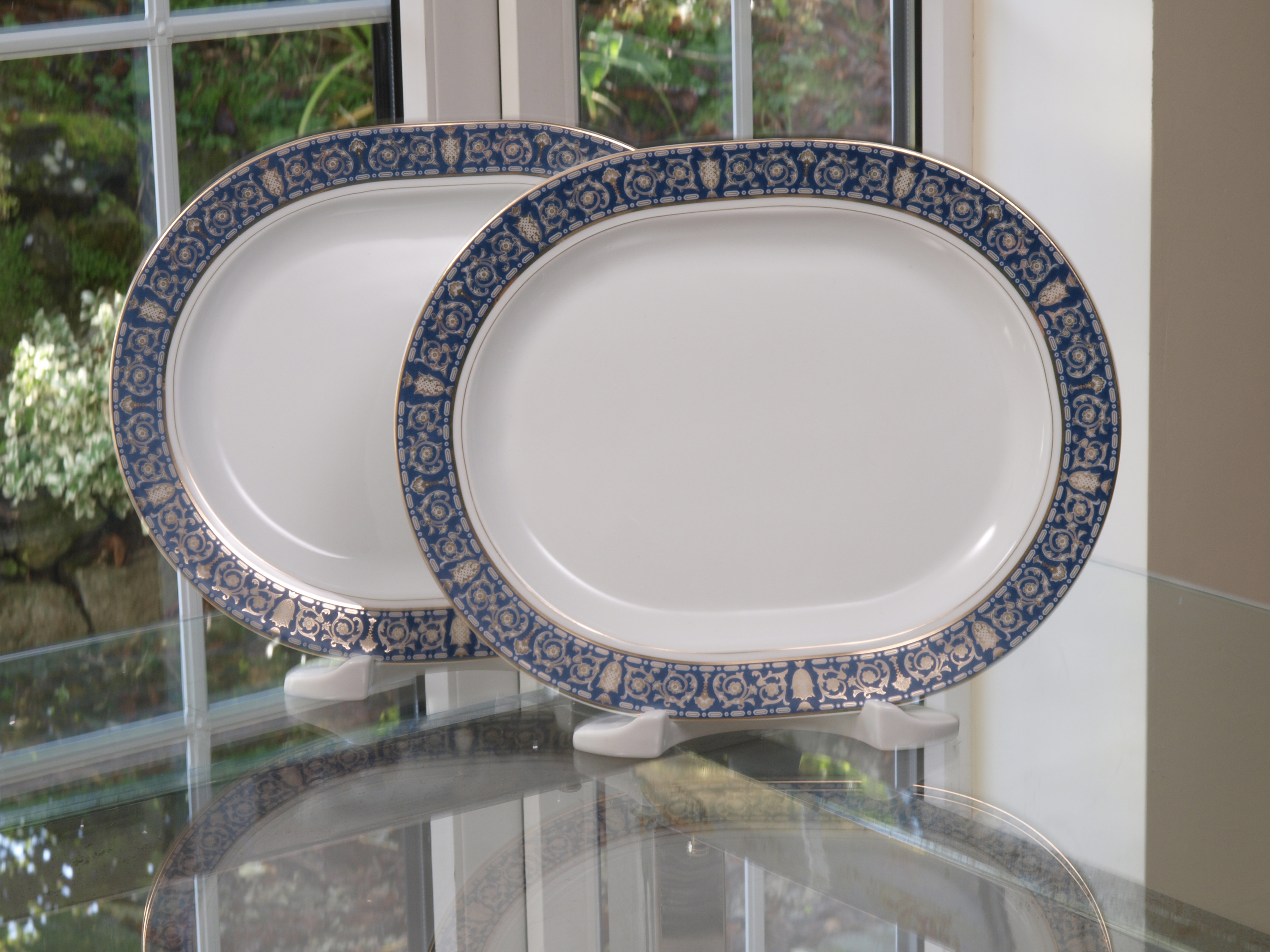 Royal blue dishes outlet