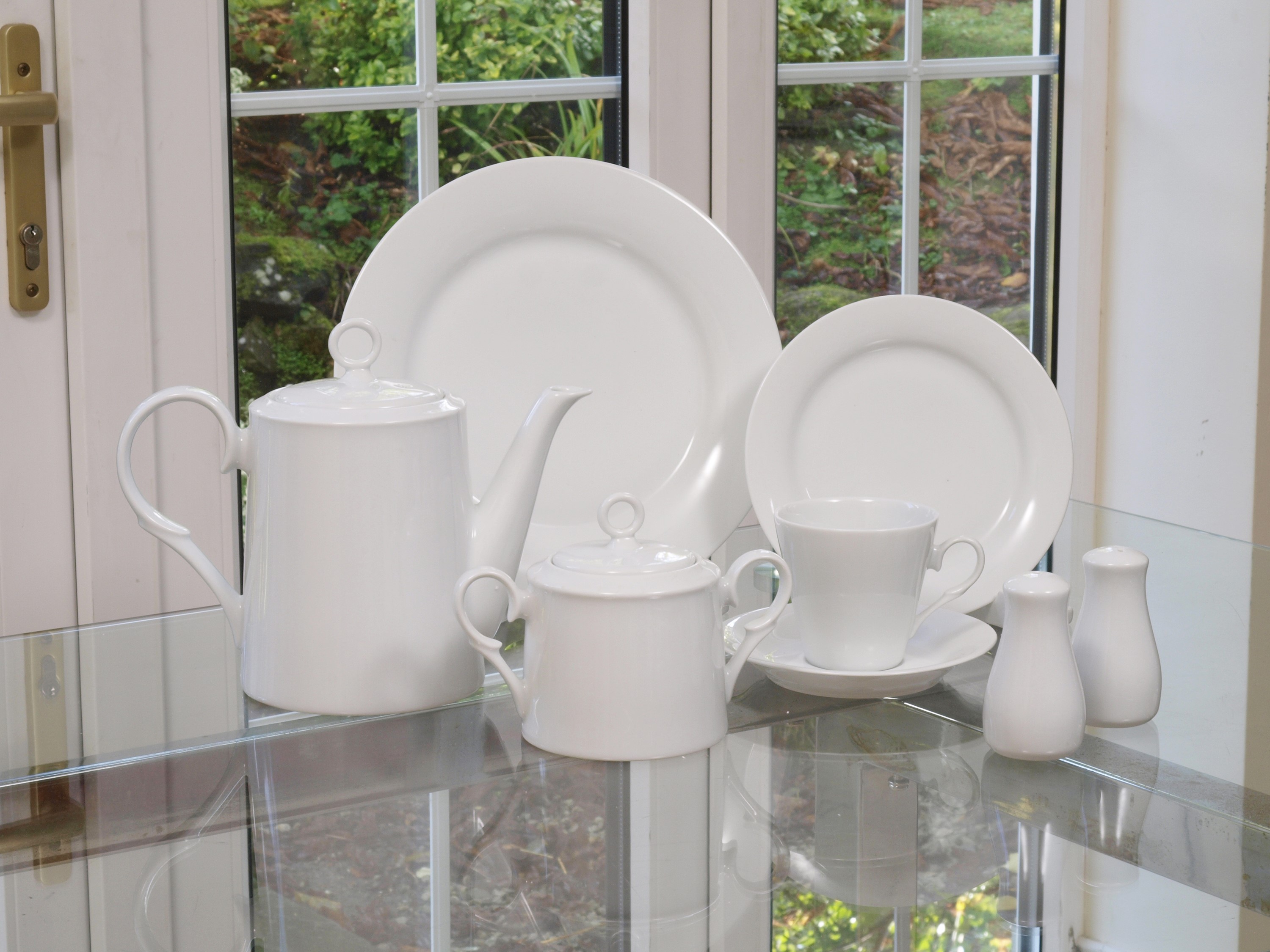 STORM WHITE 96 PIECE DINNER SERVICE